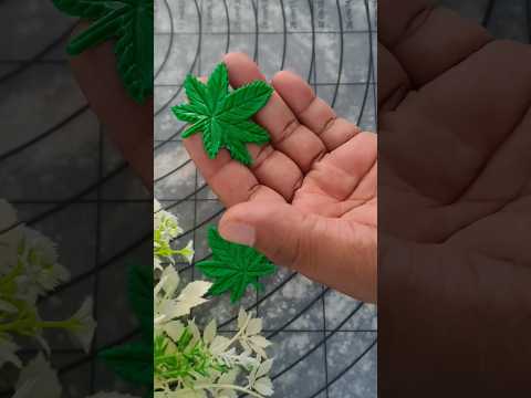 Ganja leaves using fondant 🤪 #ganja #cakeart #diy #cake #fondant #food #cakemaking