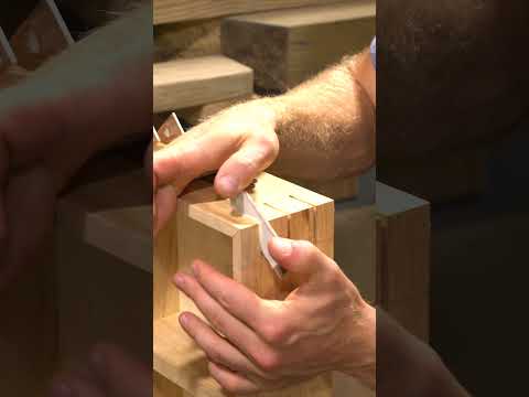DIY Woodworking Tip: Mitered Spline Joints