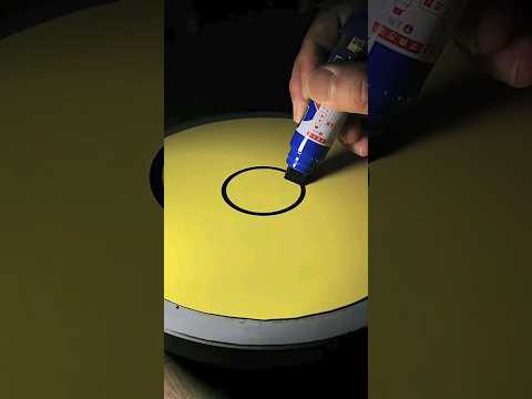 Satisfying Spinning Art #shorts #howtodraw #diy #tutorial #drawing #howto #spinning #drawingtricks