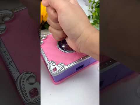 My daughter can DIY three-dimensional stickers and make them into rings, pendants, cuckoo cards